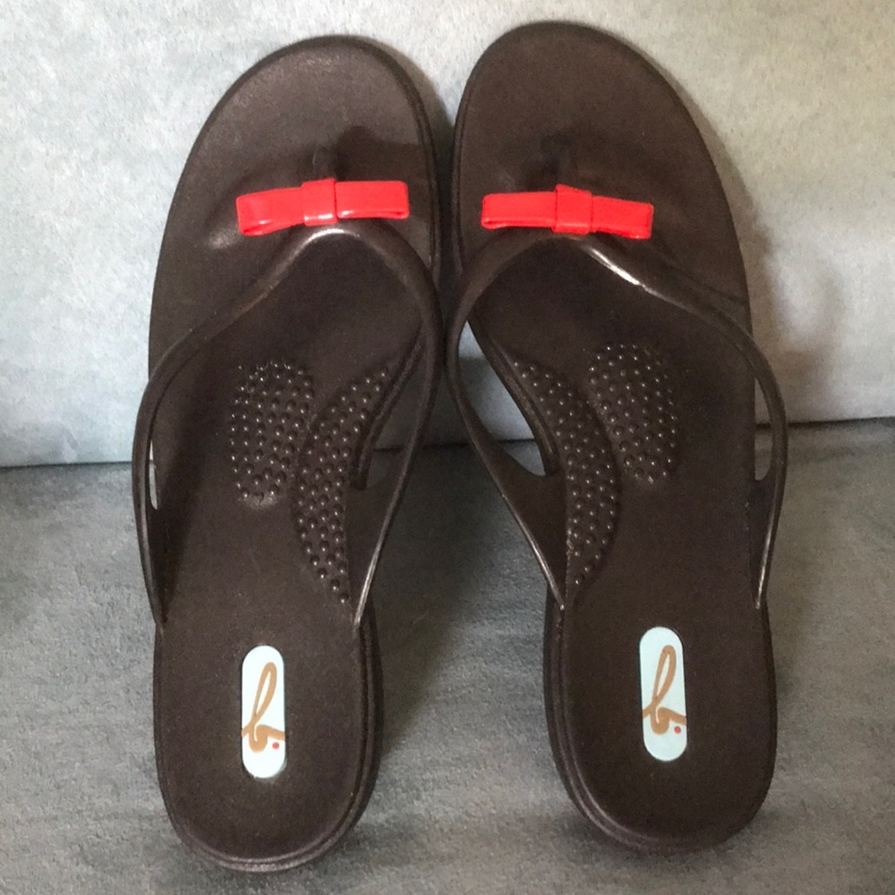 New Oka b flip flops